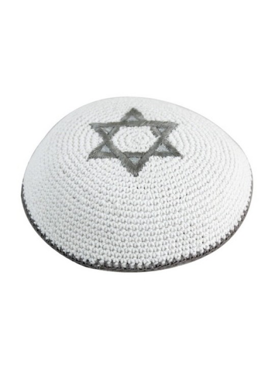 כיפה סרוגה לבנה עם מגן דוד כסף | כיפה סרוגה